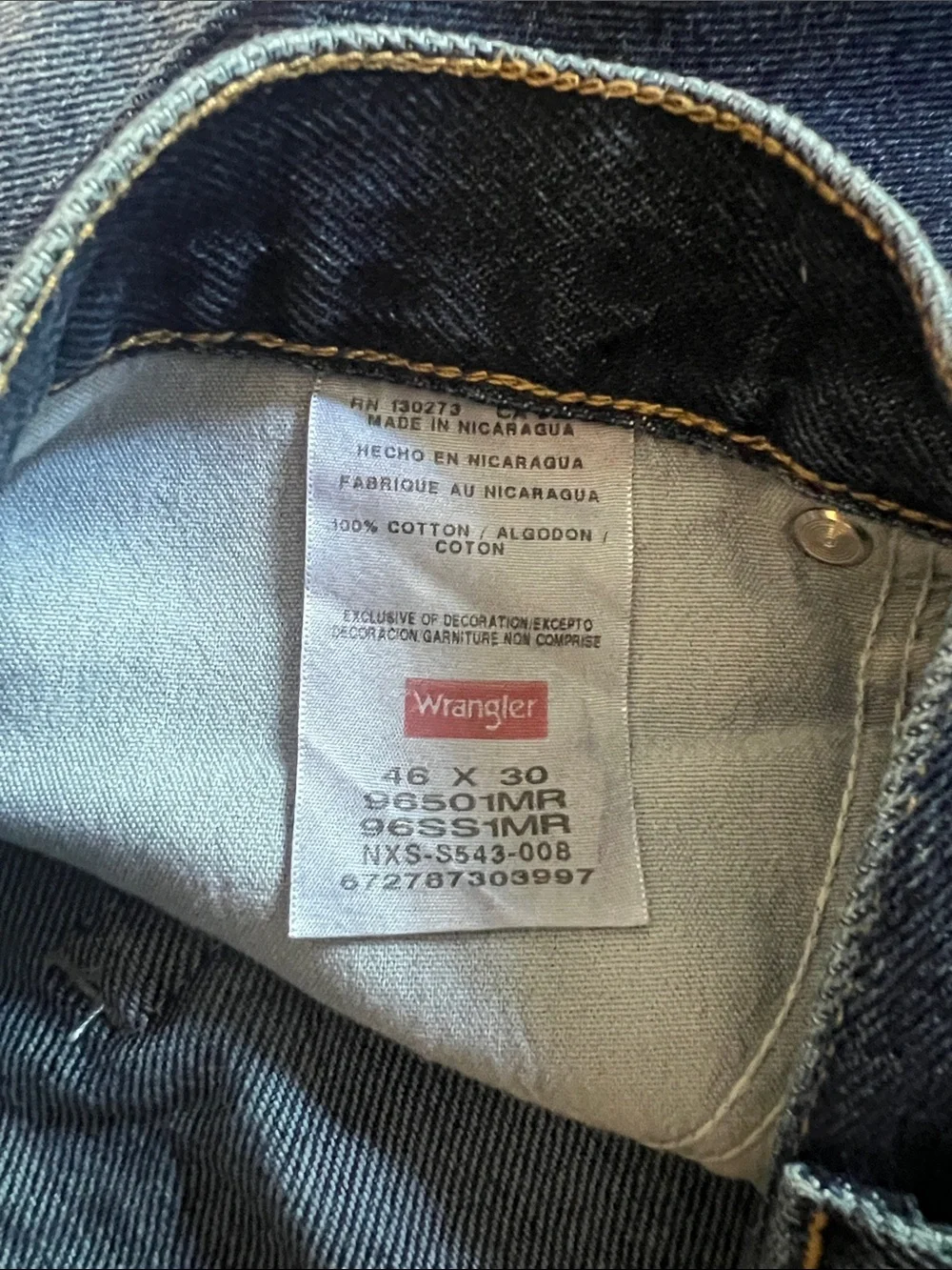 2 pairs of Wrangler Men's Straight Jeans in Dark Indigo & Light Blue used  46”